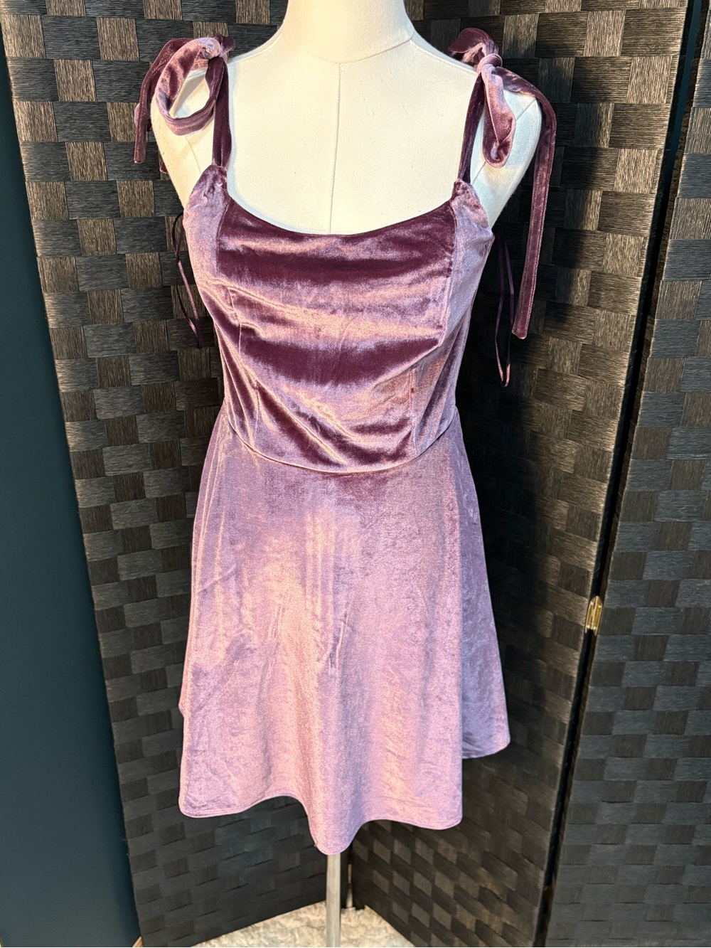 Francesca’s Mi Ami Mini Dress Shoulder Tie Skater Skirt Purple Velvet